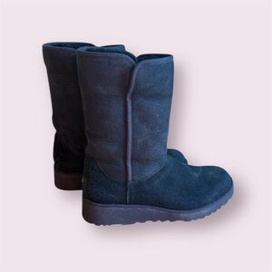 Women’s UGG size 7